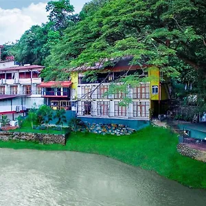 https://hotel-gangaaddara.kandyhotelsnow.com