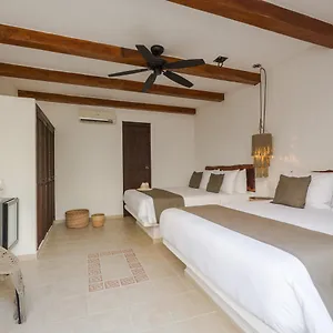 https://hotel-banana.tulum-hotels.net